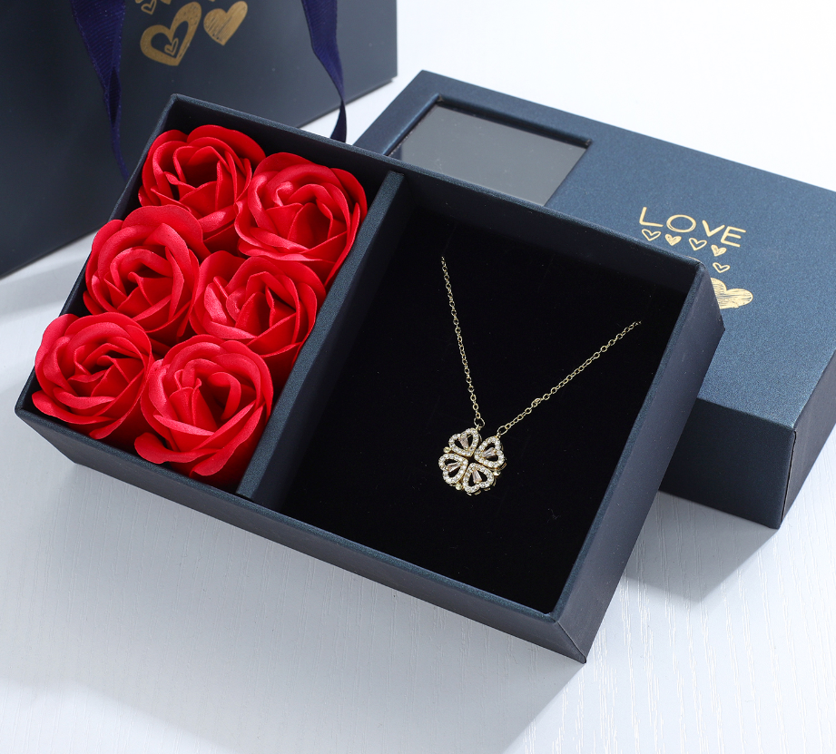 Collier Trèfle & Cœur - Coffret Cadeau - UrbanÉtoile