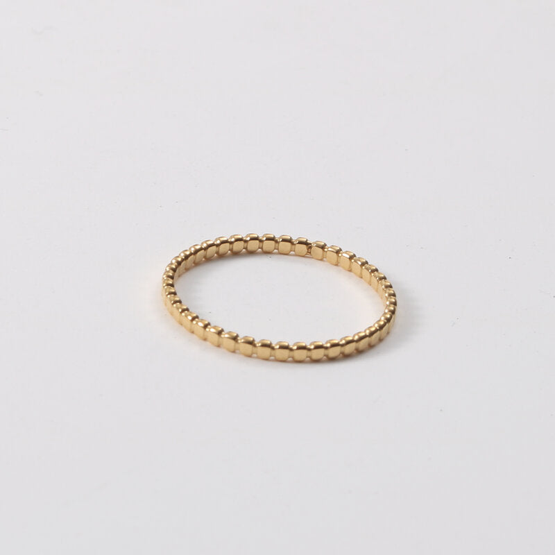Bague Fine Classique Dorée - UrbanÉtoile