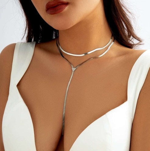 Collier Double Ras de Cou au Design Minimaliste