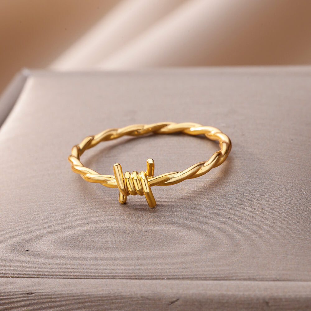 Bague Minimaliste Torsadée - UrbanÉtoile
