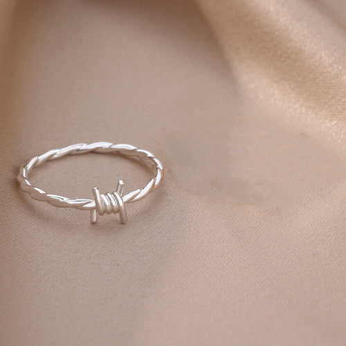 Bague Minimaliste Torsadée - UrbanÉtoile